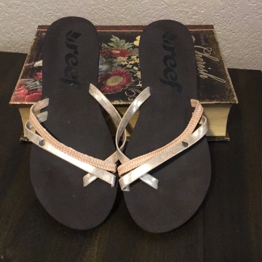 Reef women’s sandals (size 9)